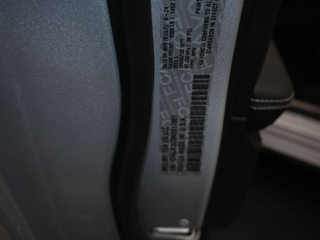 Used 2024 Silver Zynith Jeep Overland image 17