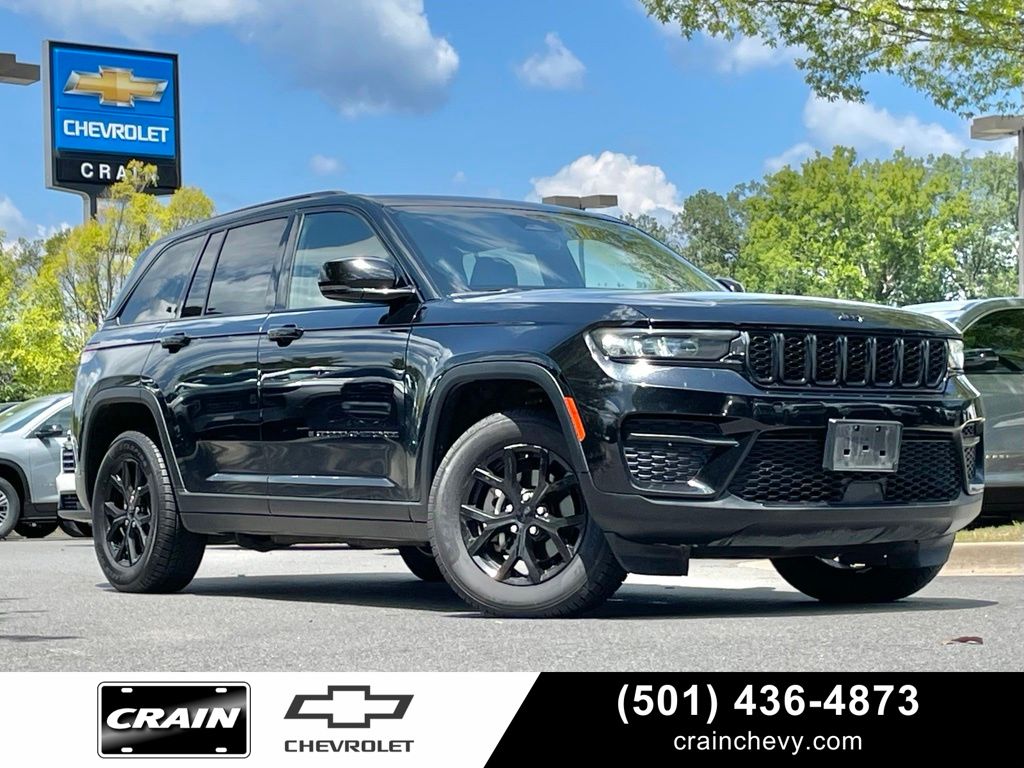 Diamond Black Crystal Pearlcoat 2024 Jeep Grand Cherokee SUV / Crossover Four-Wheel Drive 8-Speed Automatic