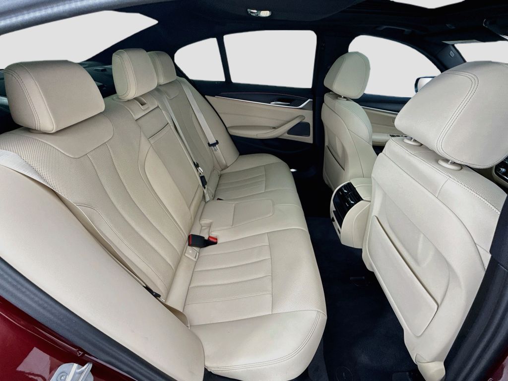 Thumbnail: 2023 BMW 5 Series - 21