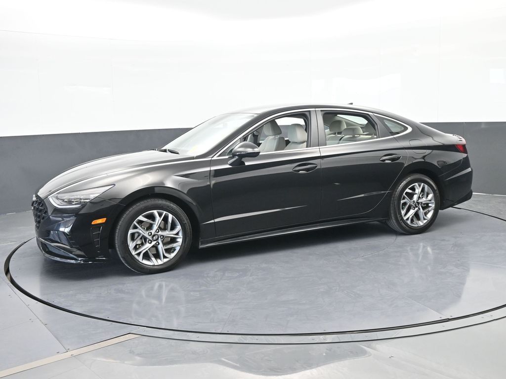 Used 2023 Onyx Black Hyundai SEL image 2