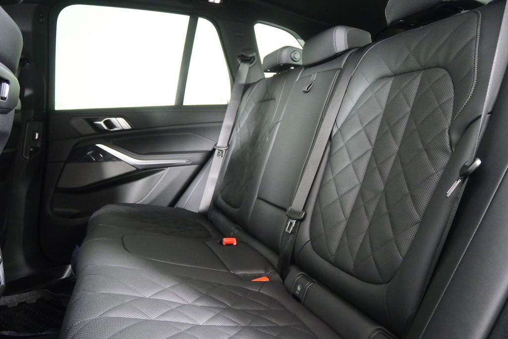 Thumbnail: 2026 BMW X5 - 16