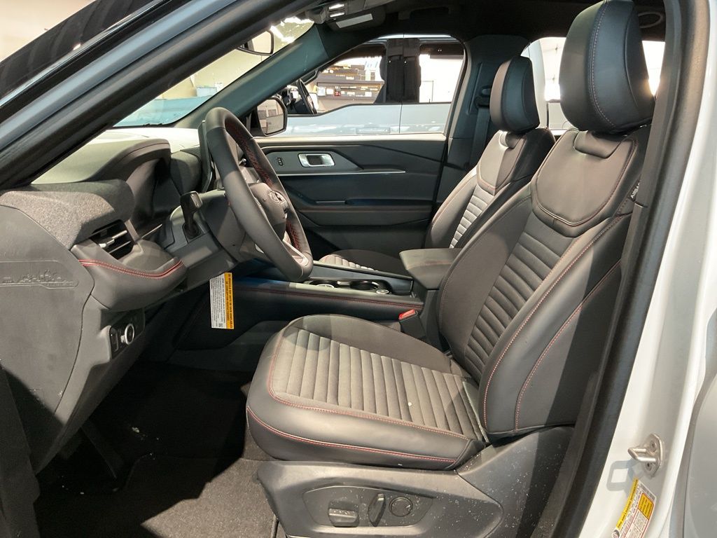 New 2026 White Ford ST-Line image 8