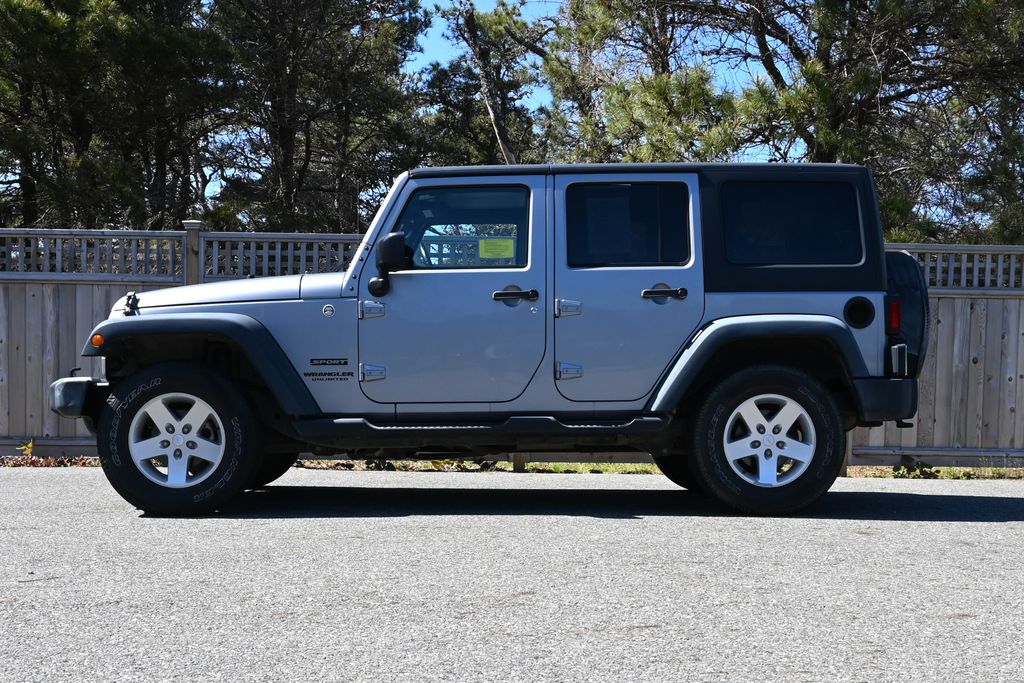 2015 Jeep Wrangler Unlimited Sport 2