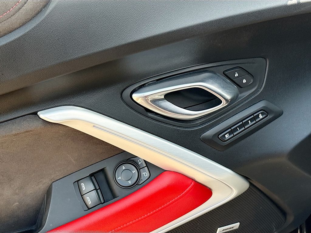 Used 2021 Black Chevrolet ZL1 image 18