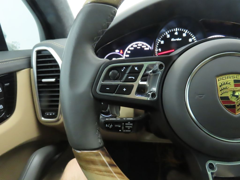 2022 Porsche Cayenne Turbo 13