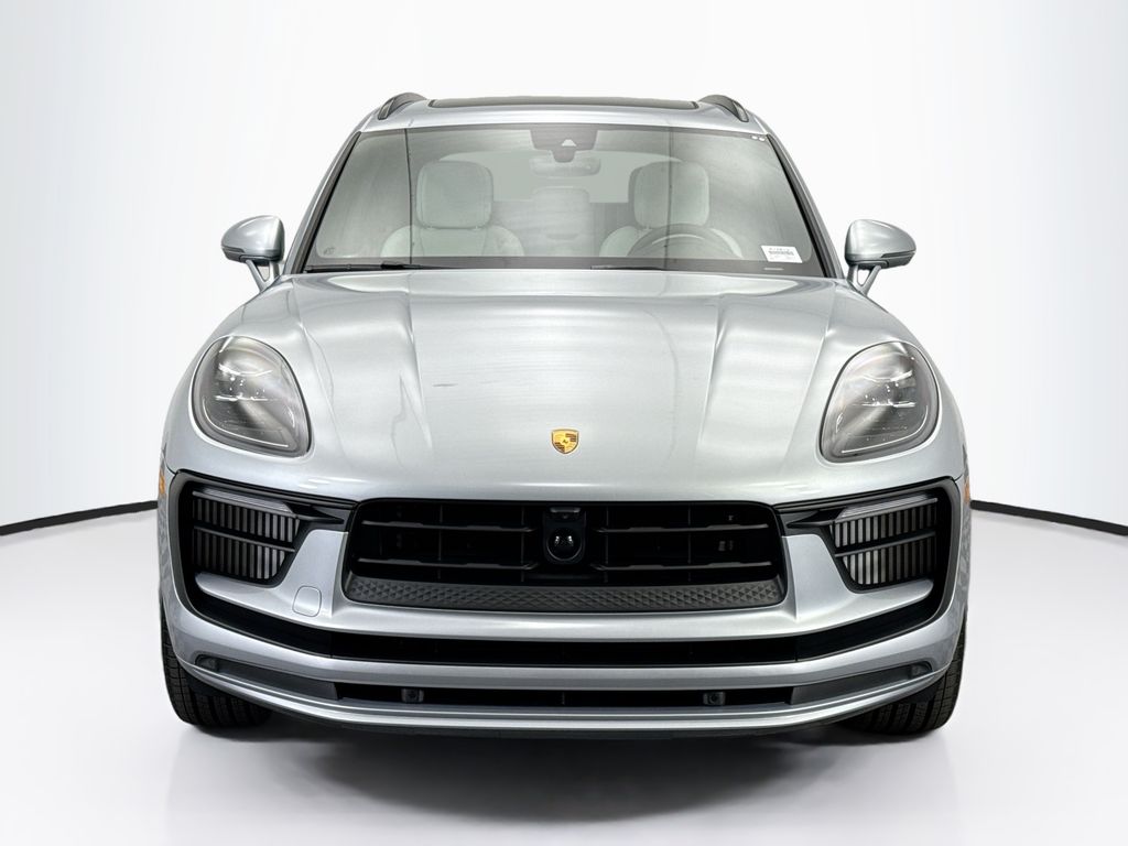 Thumbnail: 2026 Porsche Macan - 10