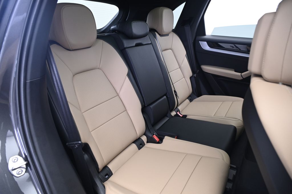 Thumbnail: 2025 Porsche Cayenne - 19