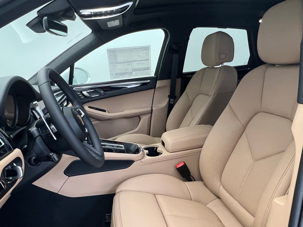 Thumbnail: 2025 Porsche Macan - 5