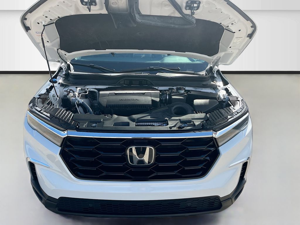 Used 2024 White Honda Touring image 33
