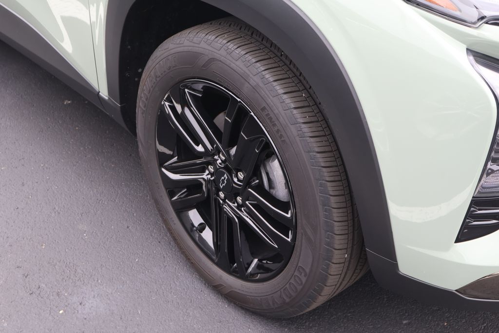 Thumbnail: 2025 Chevrolet Trax - 6