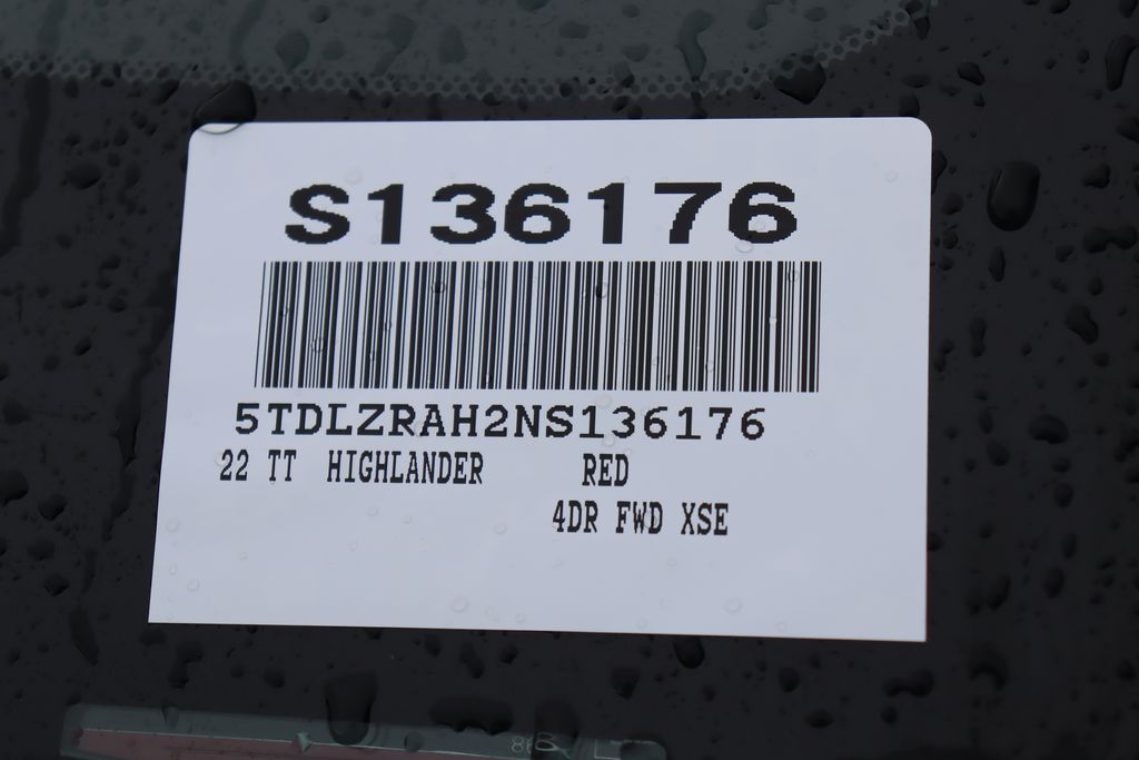 Thumbnail: 2022 Toyota Highlander - 7