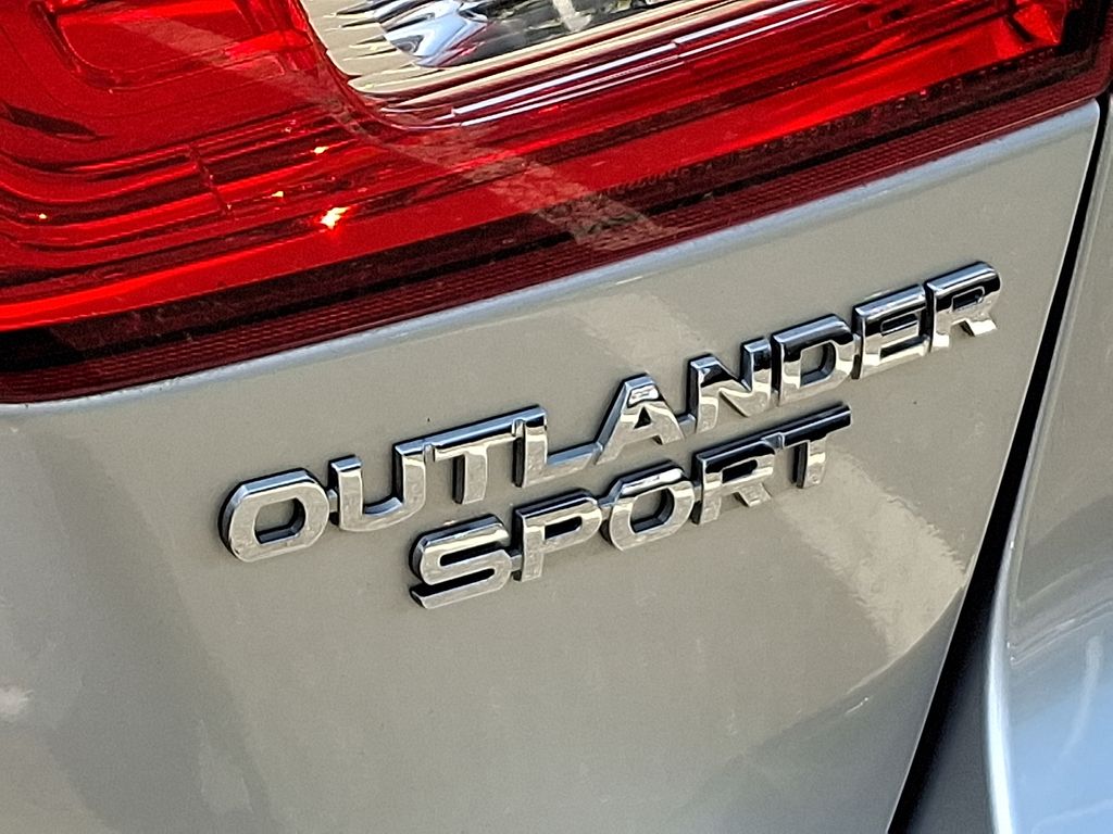 Thumbnail: 2018 Mitsubishi Outlander Sport - 30