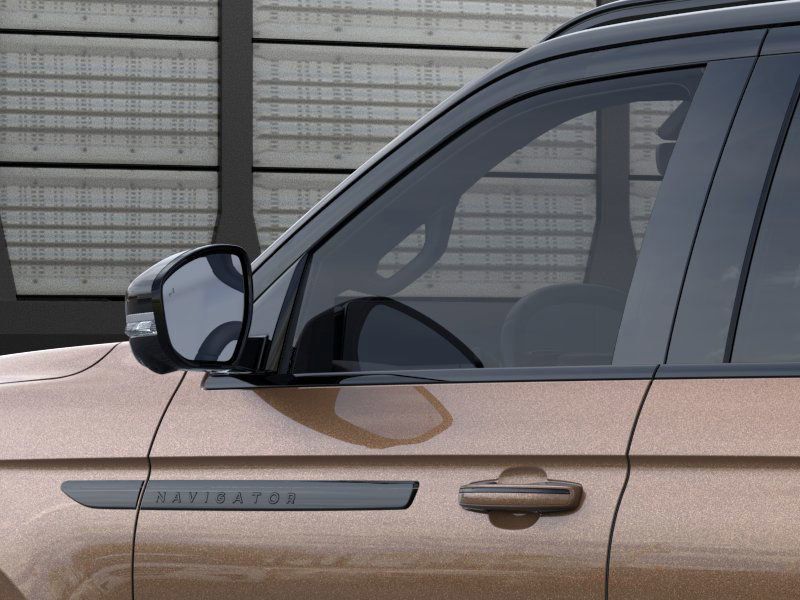 Thumbnail: 2025 Lincoln Navigator L - 20