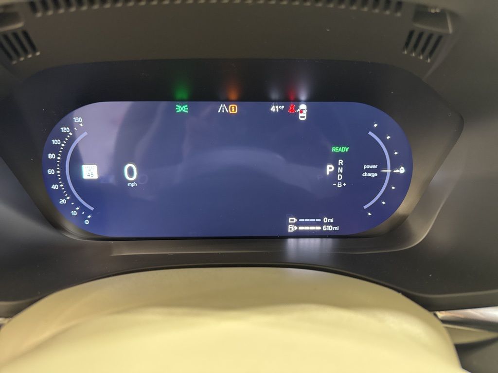 New 2026 White Volvo T8 Ultra image 12
