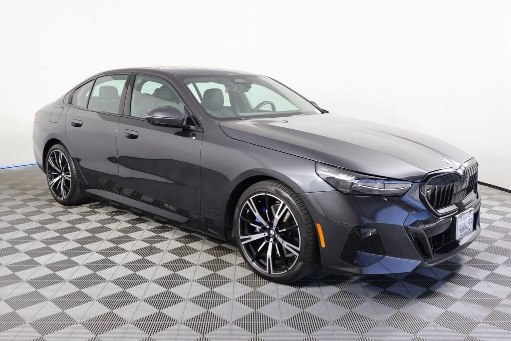 Thumbnail: 2026 BMW 5 Series - 3