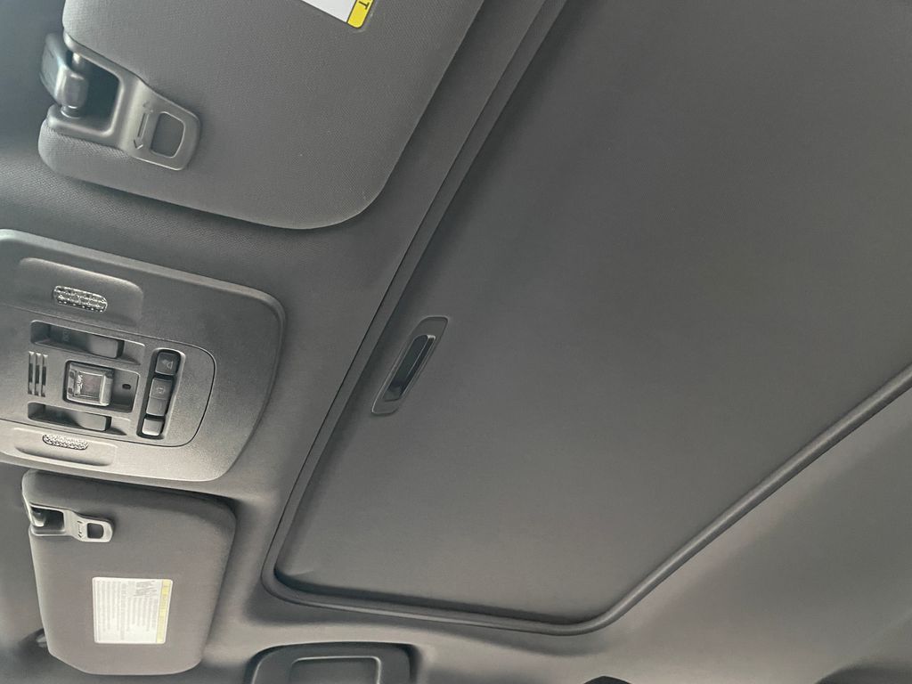 Thumbnail: 2019 Toyota Avalon - 31