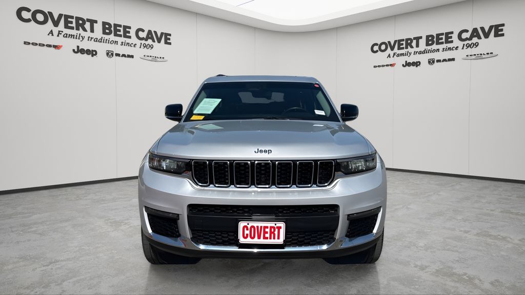 Used 2021 Silver Jeep Limited image 2