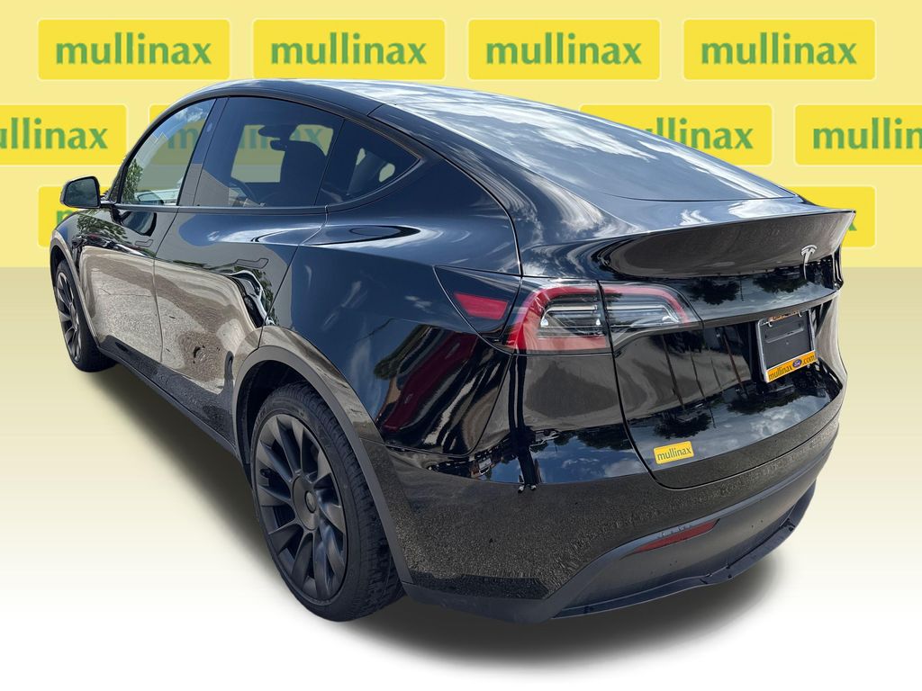 Used 2023  Tesla Standard Range image 8