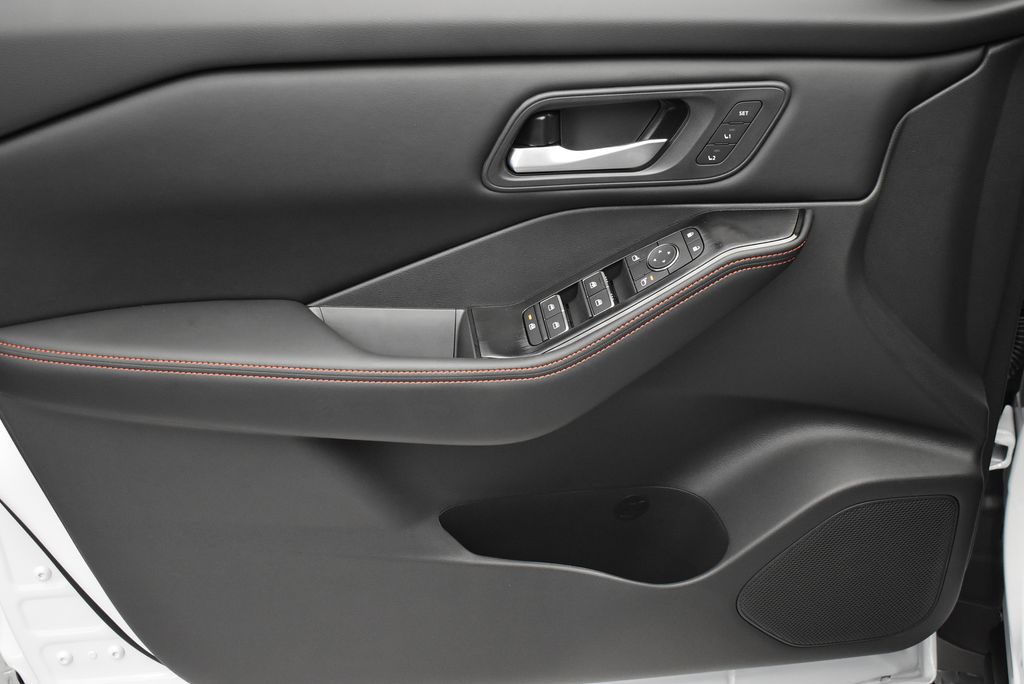 Thumbnail: 2026 Nissan Rogue - 10