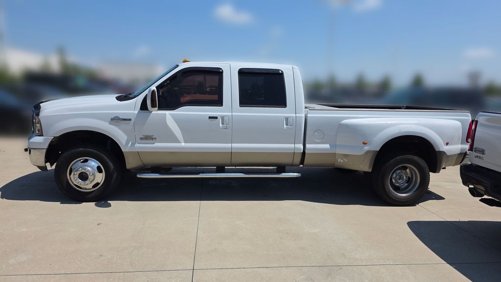 Used 2005 Ford F-350 Super Duty Lariat with VIN 1FTWW33P25EC40700 for sale in Kansas City