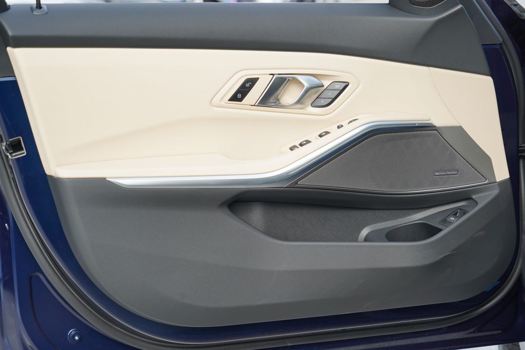 Thumbnail: 2026 BMW 3 Series - 9