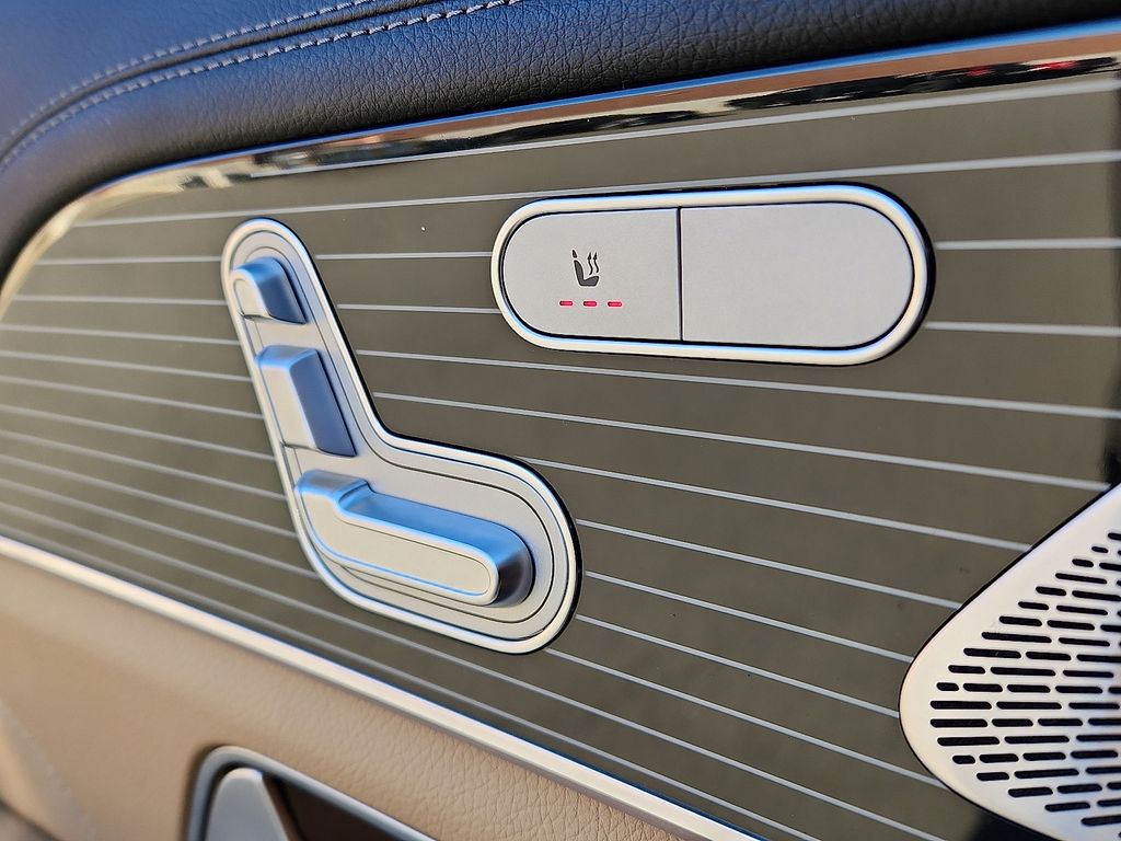 Thumbnail: 2024 Mercedes-Benz GLS - 12