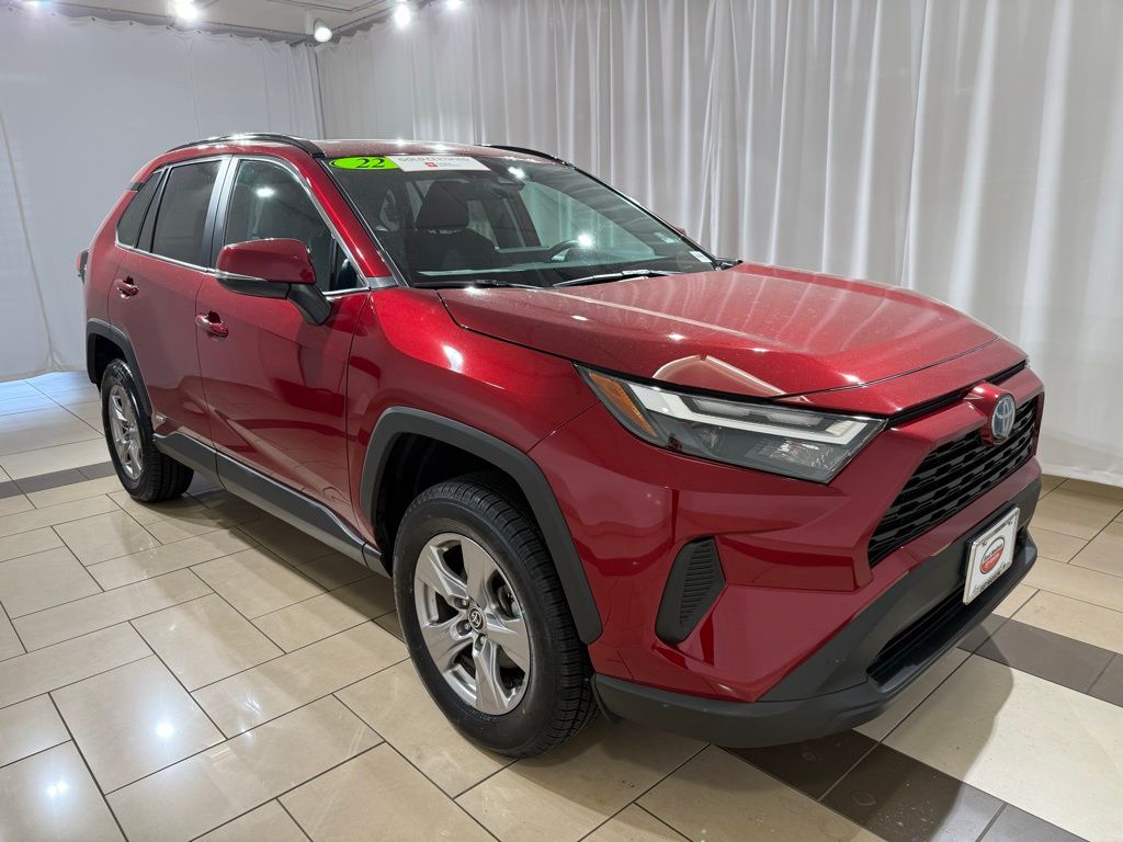 2022 Toyota RAV4 XLE 7