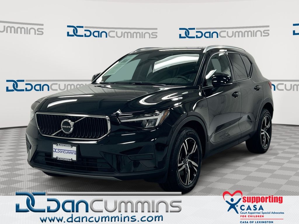 2023 Volvo XC40 B5 Core AWD