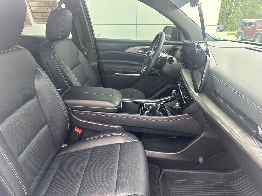 2026 Chevrolet Traverse FWD LT