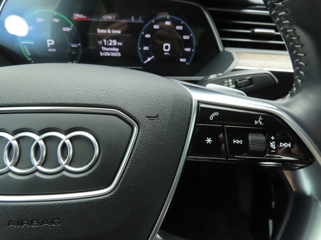 Thumbnail: 2020 Audi e-tron - 12