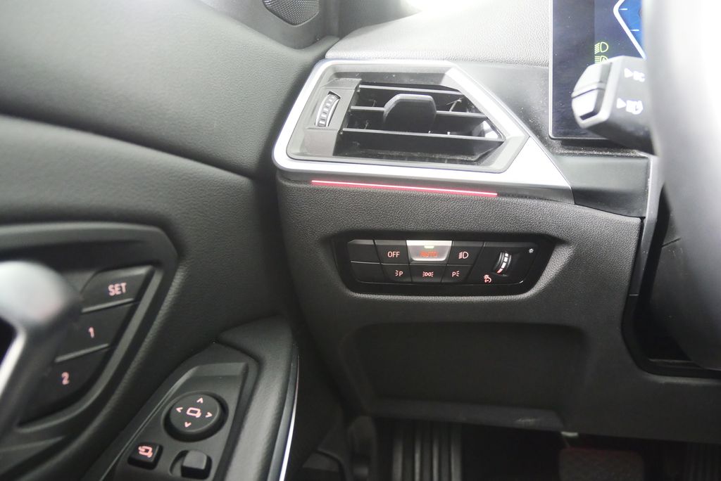 Thumbnail: 2024 BMW 3 Series - 20