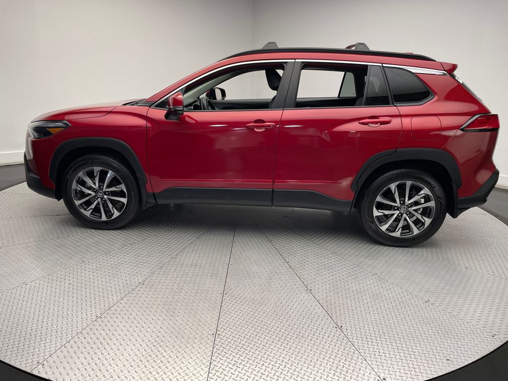 2023 Toyota Corolla Cross XLE 8