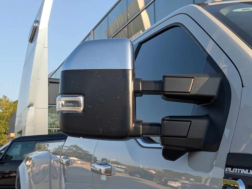 2025 Ford F-450 Super Duty Platinum