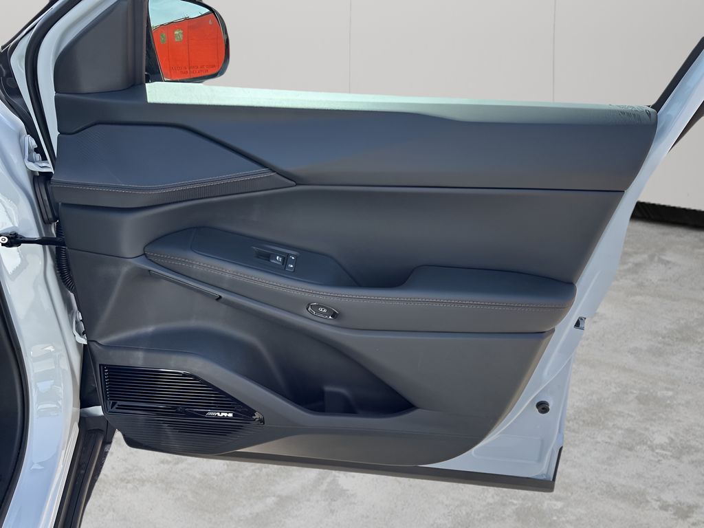 New 2026 White/off-white Jeep Overland image 13