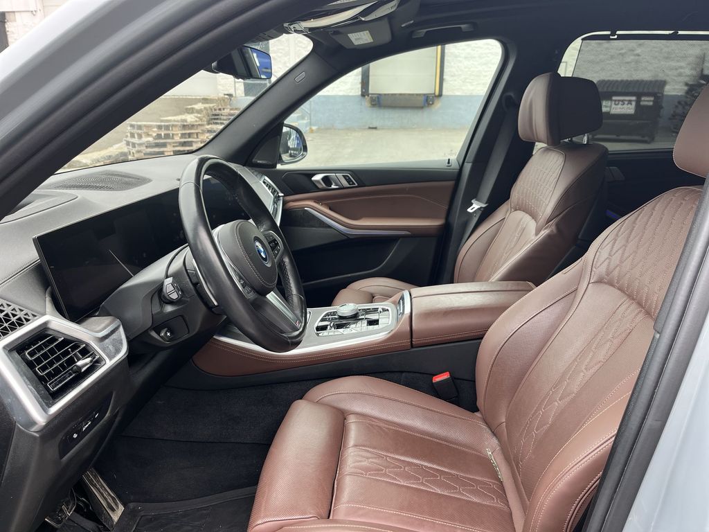 Thumbnail: 2024 BMW X5 - 11