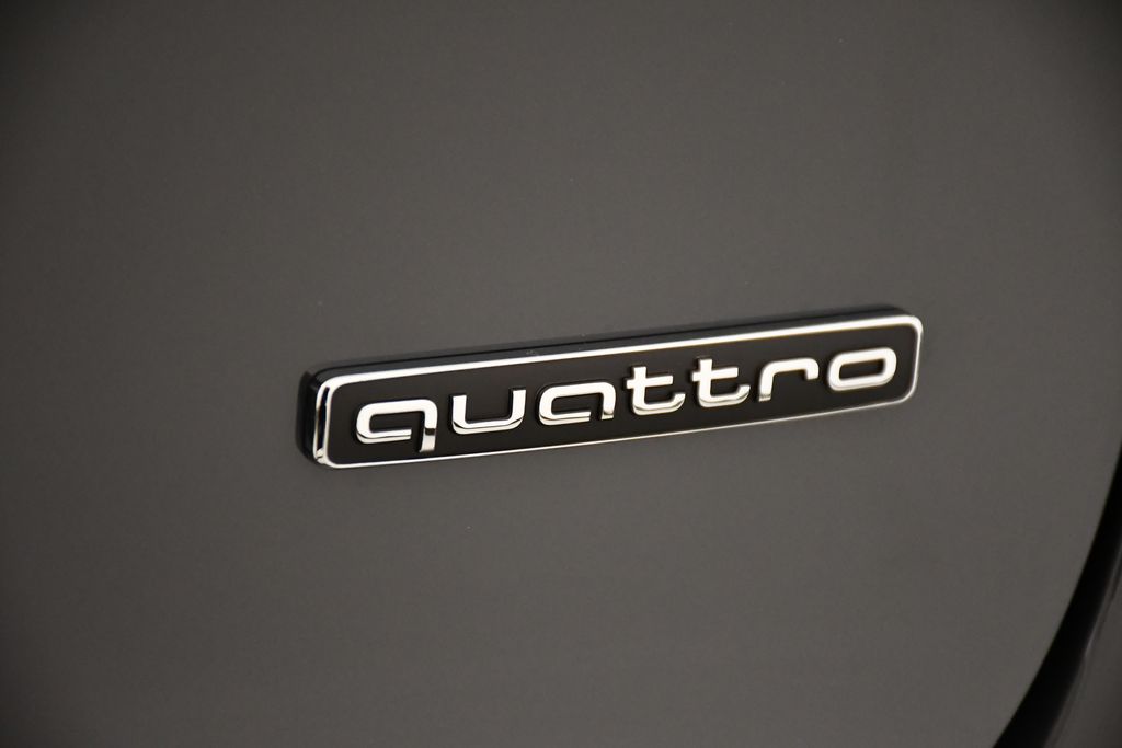Thumbnail: 2025 Audi Q6 e-tron - 10