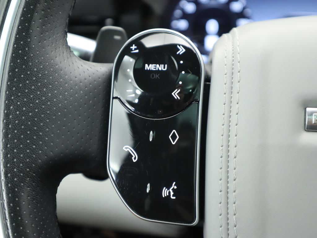 Thumbnail: 2020 Land Rover Range Rover Evoque - 11