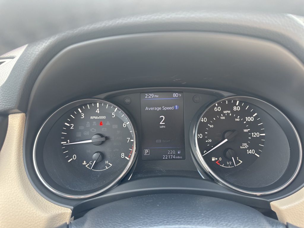 2018 Pearl White Nissan Rogue SV FWD SUV