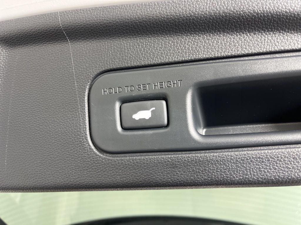 Thumbnail: 2022 Acura MDX - 24