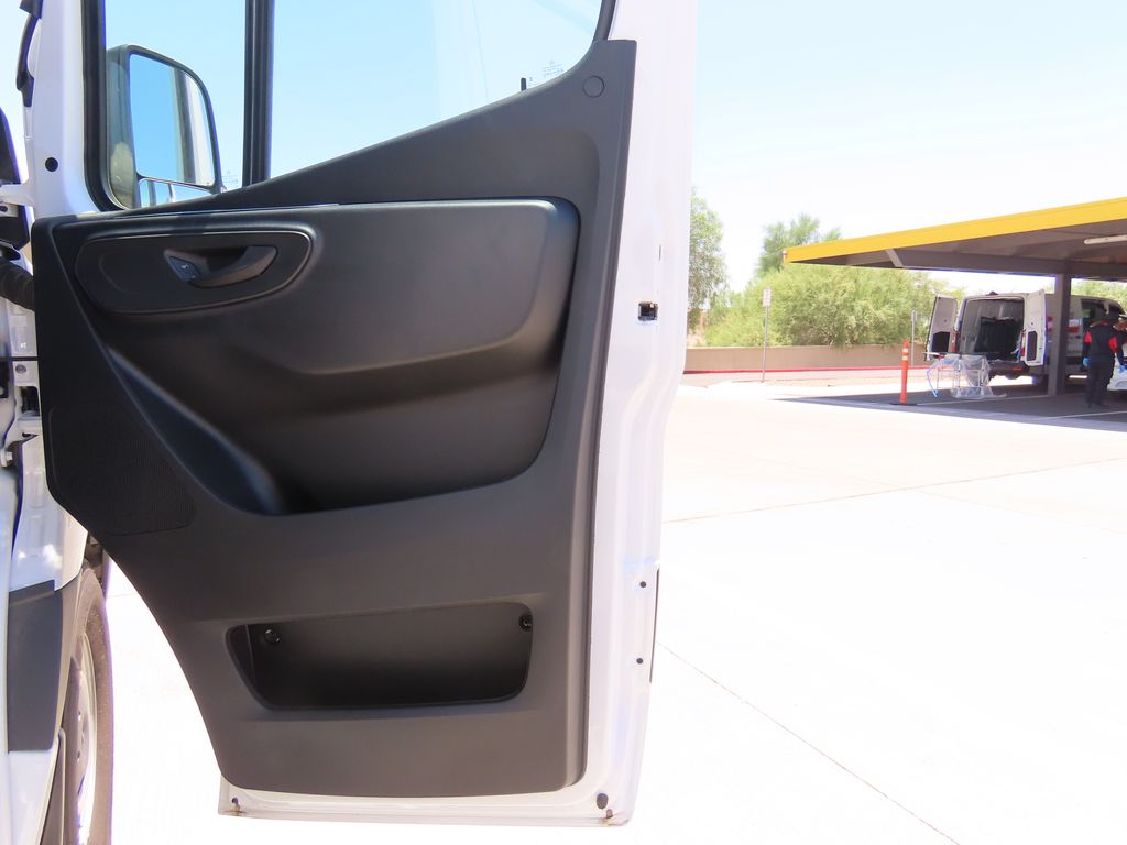 Thumbnail: 2025 Mercedes-Benz Sprinter - 23