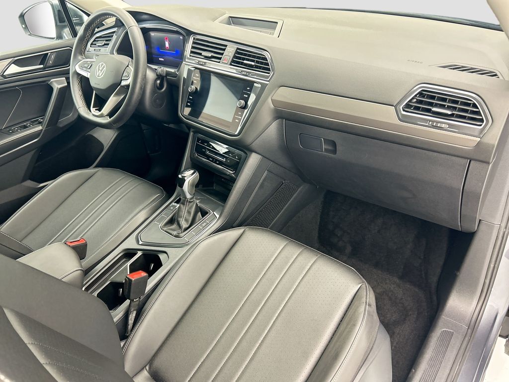 Thumbnail: 2023 Volkswagen Tiguan - 15