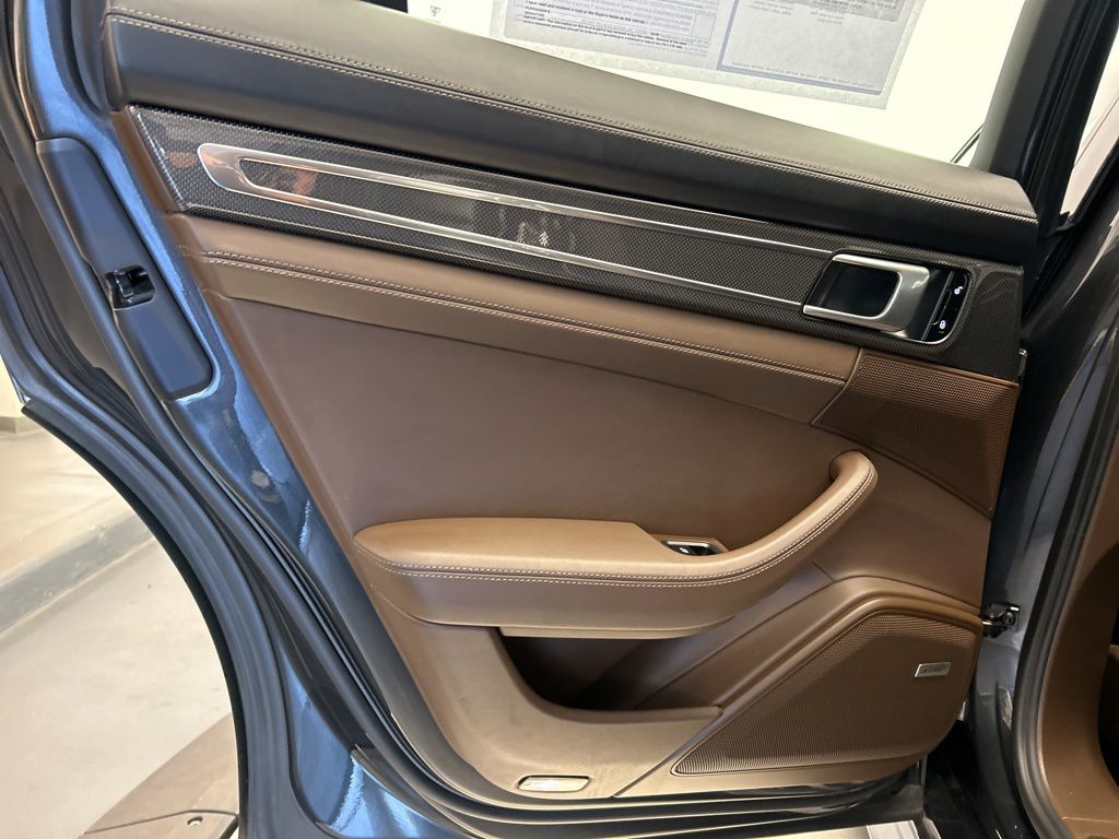 Thumbnail: 2018 Porsche Panamera - 22