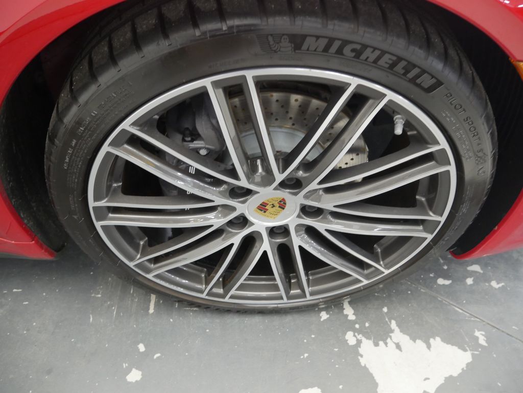 Thumbnail: 2019 Porsche 911 - 17