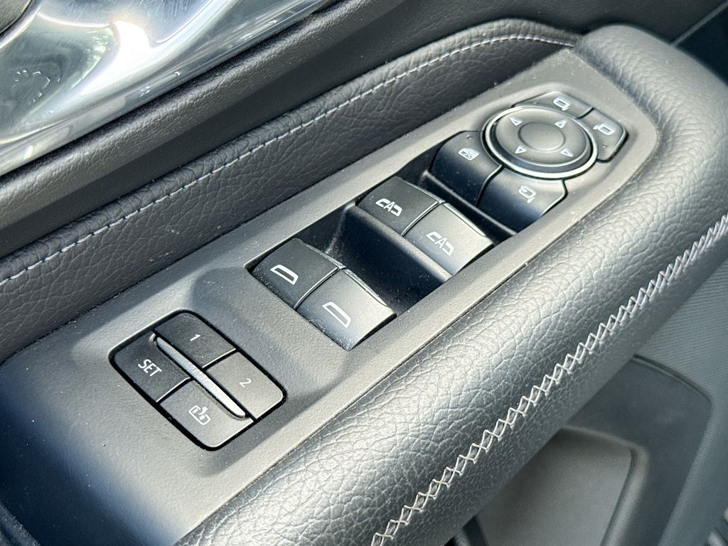 2024 GMC Yukon XL Denali Onyx Black - Jim Hudson Acura - Image 14