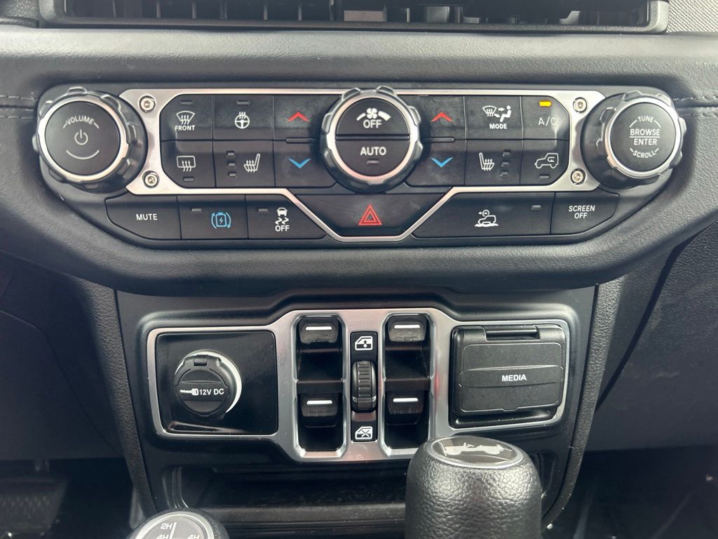 Used 2024 Jeep Wrangler SUV