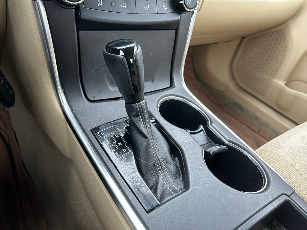 2017 Toyota Camry XSE 28