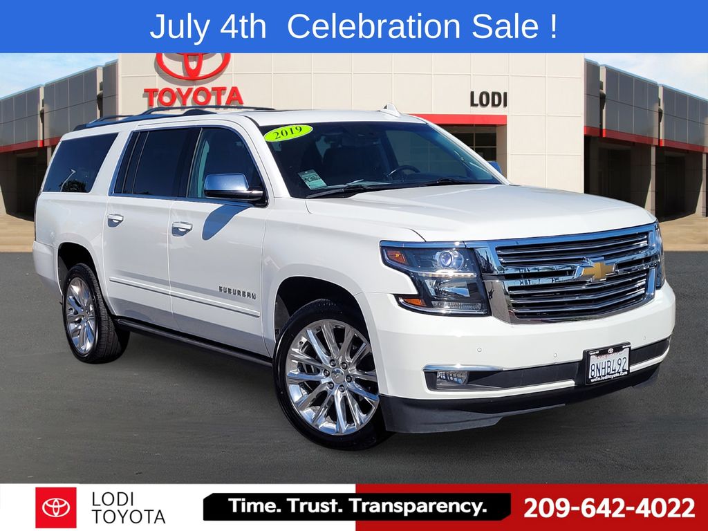 Summit White 2019 Chevrolet Suburban SUV / Crossover Four-Wheel Drive
