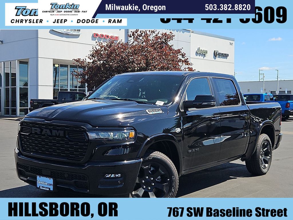 Diamond Black Crystal Pearlcoat 2026 RAM 1500 Pickup Truck Four-Wheel Drive 8-Speed Automatic