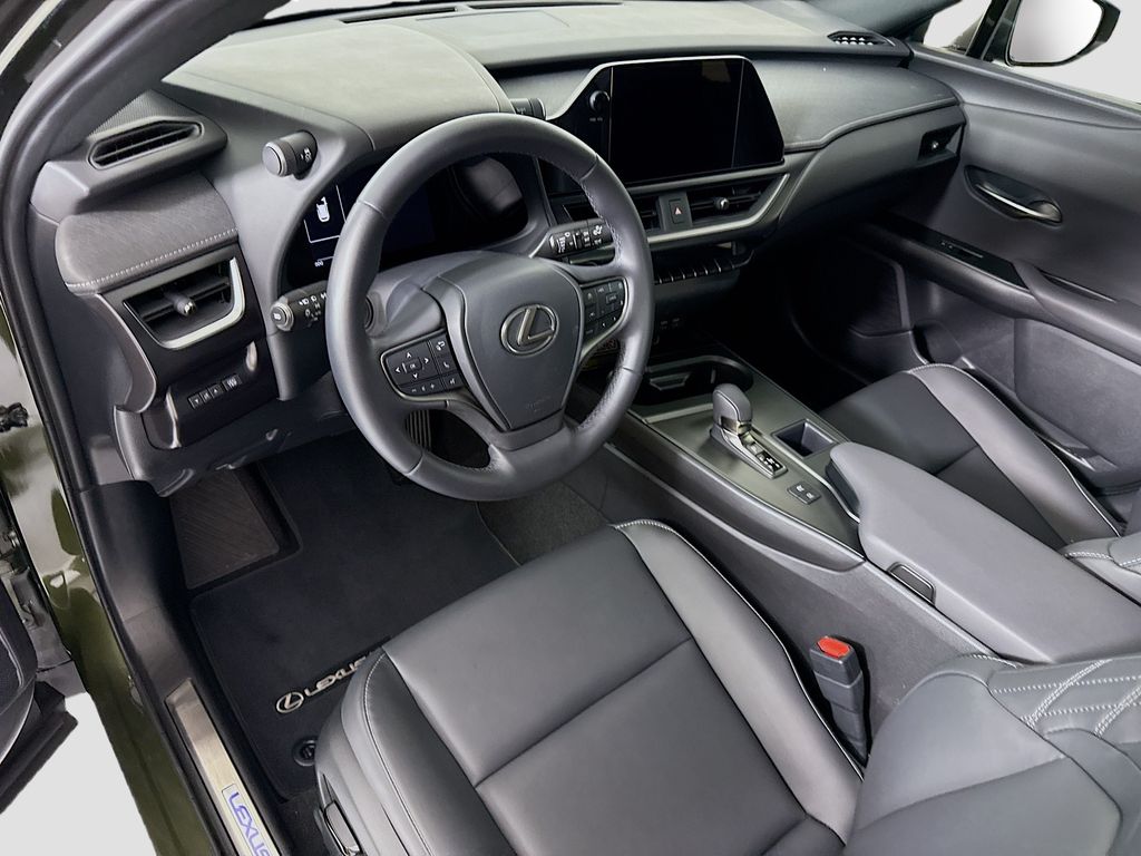 Thumbnail: 2025 Lexus UX - 9