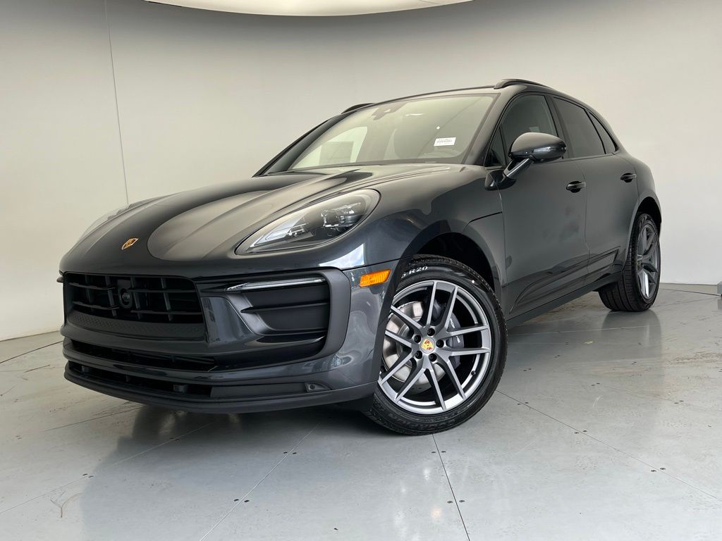 Thumbnail: 2026 Porsche Macan - 1